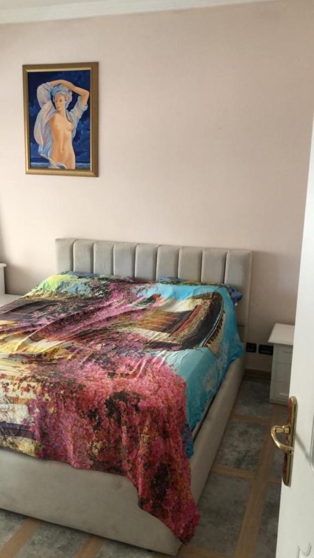 Tirane, jepet me qera apartament 2+1 Kati 3, 121 m² 900 Euro (Bllok)