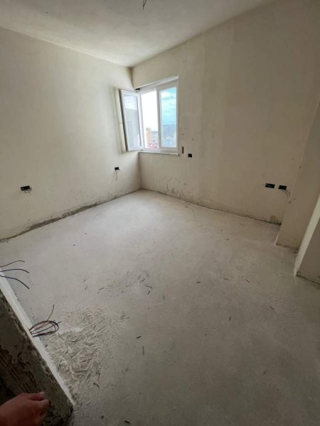 Tirane, shitet apartament 1+1+BLK 77 m² 2.000 Euro/m2 (Qender)