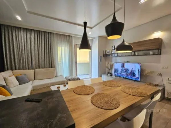 Tirane, shitet apartament Kati 5, 110 m² 200.000 Euro (panorama)