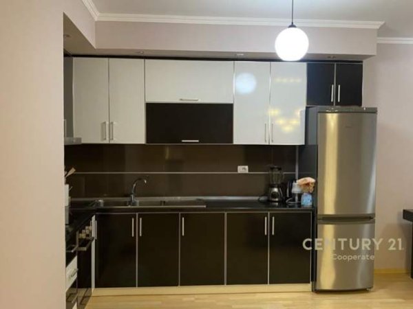 Tirane, shitet apartament 2+1 103 m² 196.000 Euro (kompleksi kontakt)