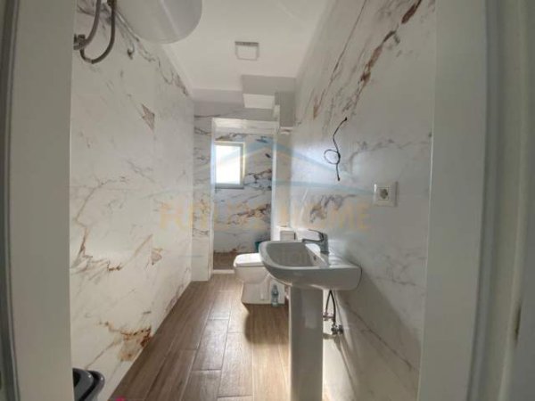Tirane, jepet me qera apartament 2+1 Kati 2, 70 m² 400 Euro (rruga ferit xhajko)