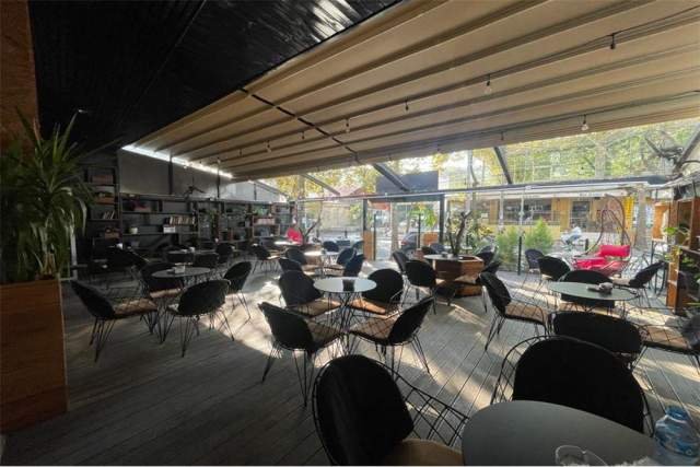 Tirane, shes bar-kafe Kati 0, 187 m² 25.000 Euro (lord bajron)