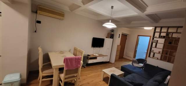 Tirane, jepet me qera apartament 2+1 Kati 2, 76 m² 450 Euro (Pazari i Ri)