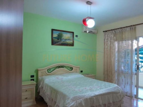 Tirane, jepet me qera apartament 3+1+BLK Kati 2, 150 m² 500 Euro (shkolla bashkuar)