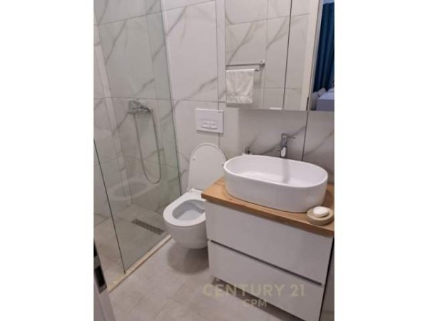 Tirane, shitet apartament 45 m² 60.000  (Ali Demi)