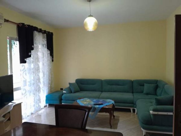 Tirane, jepet me qera apartament Kati 2, 150 m² 500 Euro (Shkolla e Bashkuar)