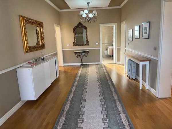 Tirane, jepet me qera apartament Kati 2, 178 m² 650 Euro (Spitali Amerikan 2)