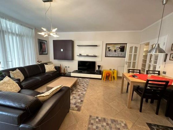 Tirane, jepet me qera apartament 2+1+BLK Kati 7, 122 m² 750 Euro (KOMPLEKSI KIKA 1)
