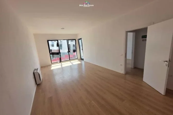 Tirane, jepet me qera zyre Kati 9, 63 m² 550 € (farmacia 10)