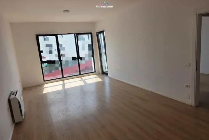 Tirane, jepet me qera zyre Kati 9, 63 m² 550 € (farmacia 10)