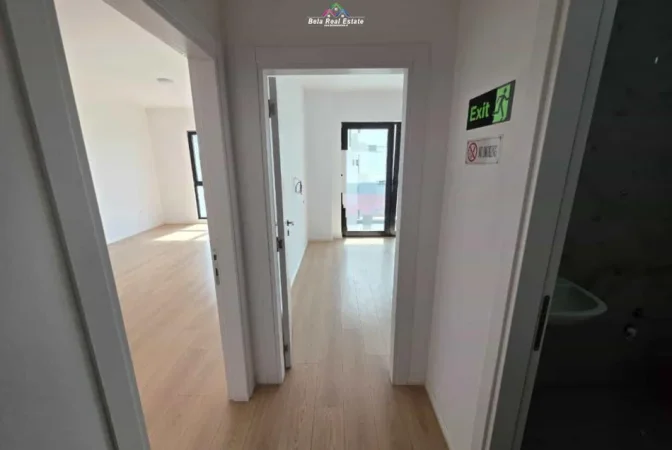 Tirane, jepet me qera zyre Kati 9, 63 m² 550 € (farmacia 10)