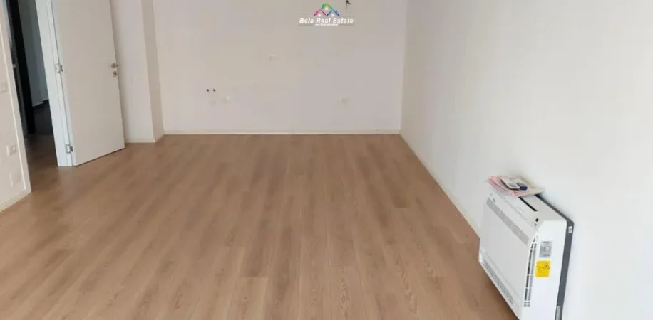 Tirane, jepet me qera zyre Kati 9, 63 m² 550 € (farmacia 10)