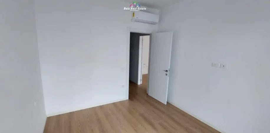 Tirane, jepet me qera zyre Kati 9, 63 m² 550 € (farmacia 10)
