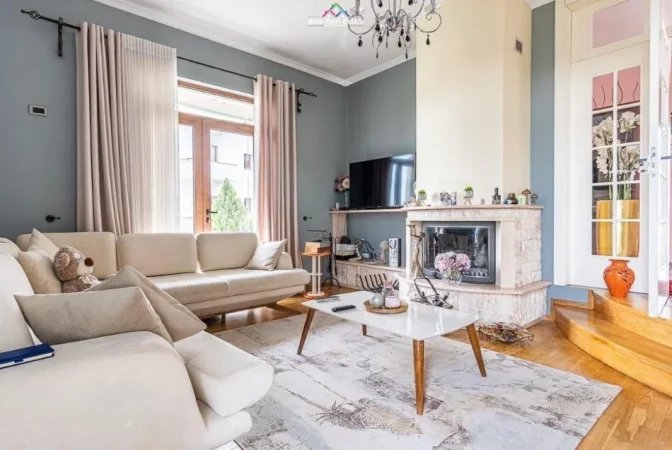 Tirane, jepet me qera Vile 3 Katshe , 440 m² 2.300 € (shkoze)