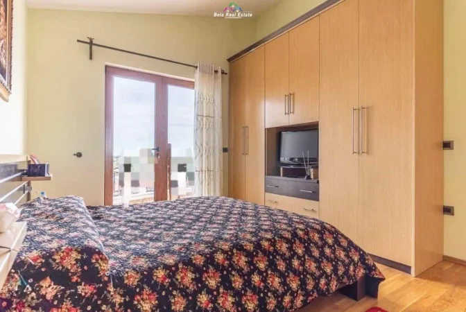 Tirane, jepet me qera Vile 3 Katshe , 440 m² 2.300 € (shkoze)