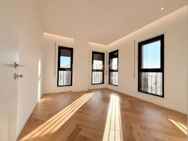 Tirane, shitet apartament , 261.300 € 