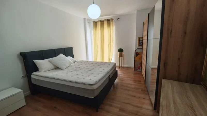 Tirane, jepet me qera apartament 2+1 Kati 7, 105 m² 1.000 € (tish dahia)