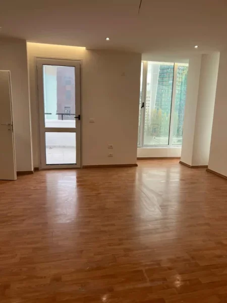 Tirane, jepet me qera zyre Kati 6, 190 m² 2.000 € (rruga e elbasanit)