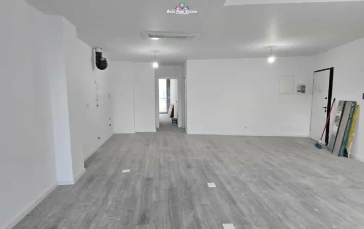 Tirane, jepet me qera zyre Kati 1, 86 m² 1.500 € (lake view)