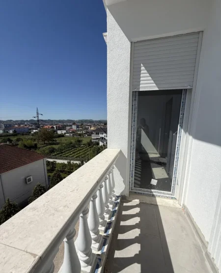 Tirane, shitet apartament 2+1 Kati 3, 125000 € (Kamez)