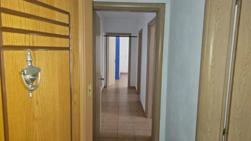 Tirane, jepet me qera apartament 2+1 Kati 8, 80 m² 550 € (21 Dhjetori)