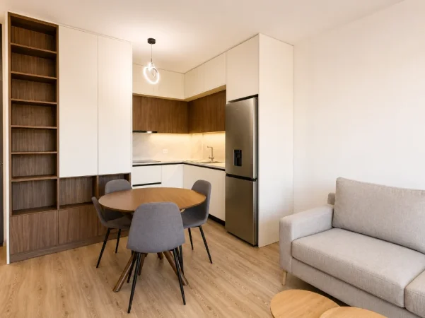 Tirane, jepet me qera apartament 1+1+Ballkon Kati 6, 60 m², 47,000 Lekë (Akses Tirana)