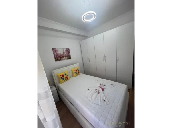 Tirane, shitet apartament 1+1+Ballkon Kati 5, 57 m² 170.000 € 