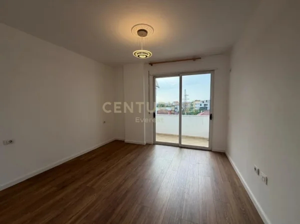 Tirane, shitet apartament 2+1+Ballkon Kati 3, 113 m² 150.000 € 