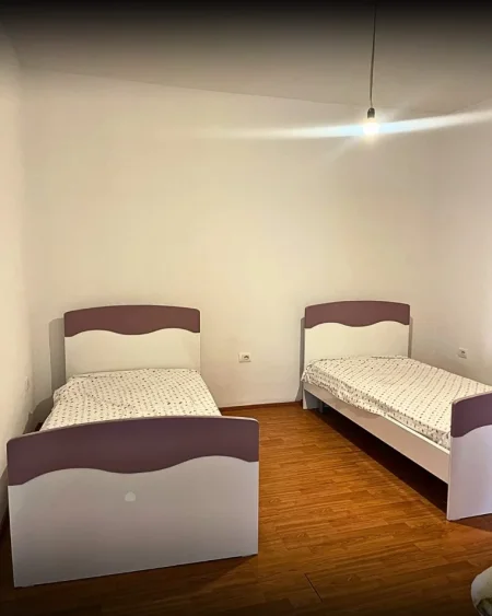Tirane, jepet me qera 2+1+Ballkon Kati 2, 100 m² 500 € 