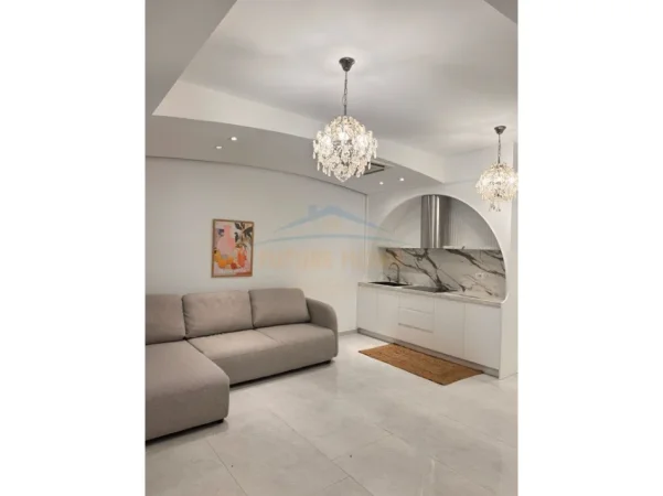 Tirane, jepet me qera apartament 1+1+Ballkon Kati 0, 54 m² 550 € (Kodra e Diellit)