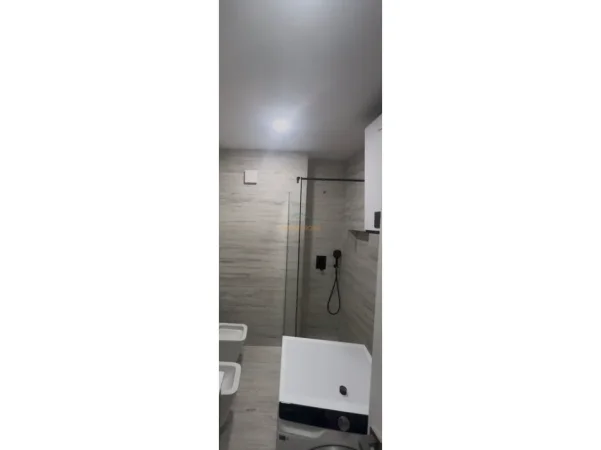 Tirane, shitet apartament 1+1+Ballkon Kati 4, 82 m² 156.000 € (Yzberisht)