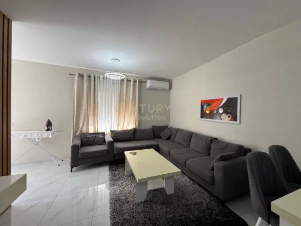 Tirane, jepet me qera apartament 2+1+Ballkon Kati 6, 100 m² 800 € (mine peza)