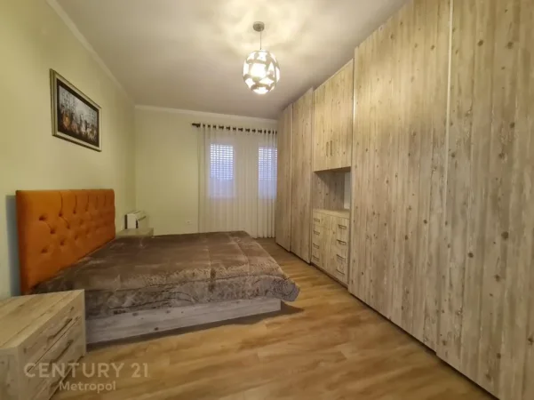 Tirane, jepet me qera Vile 2+1+Ballkon Kati 3, 120 m² 750 € (selite)