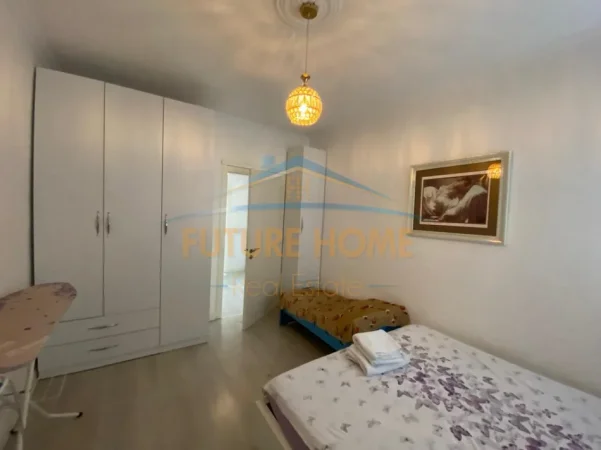 Tirane, jepet me qera apartament 1+1+Ballkon Kati 6, 74 m² 500 € (Kthesa e Kamzes)