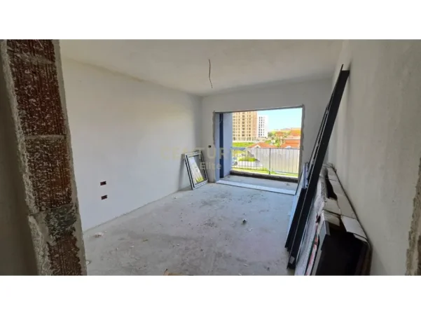 Tirane, jepet me qera apartament 1+1 Kati 2, 71 m² 110.000 € (kinostudio)