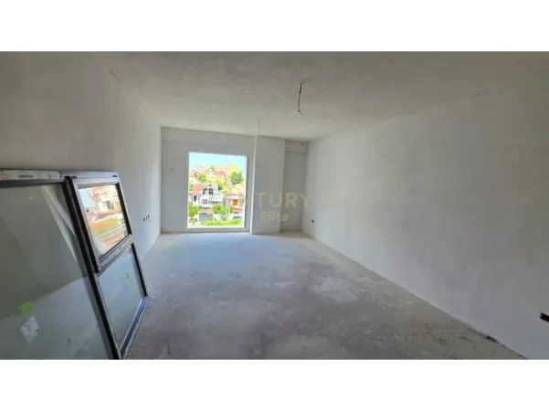 Tirane, jepet me qera apartament 1+1 Kati 2, 71 m² 110.000 € (kinostudio)