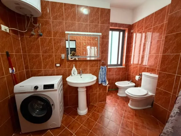 Tirane, shitet apartament 2+1+Ballkon Kati 6, 102 m² 155.000 € (Yzberisht)