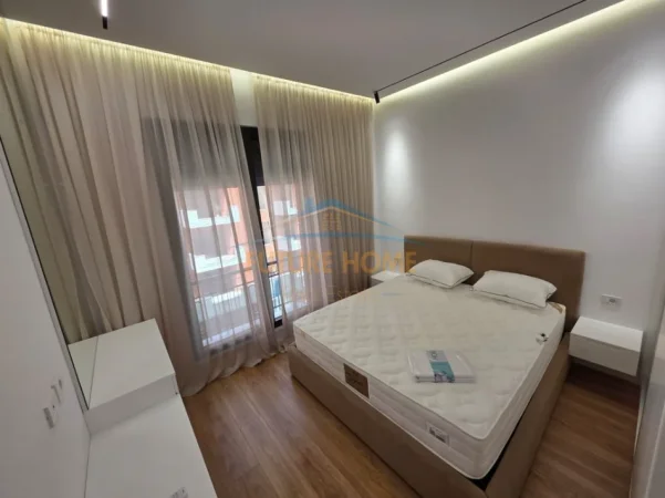 Tirane, jepet me qera apartament 1+1+Ballkon Kati 4, 74 m² 1.000 € (Delijorgji)