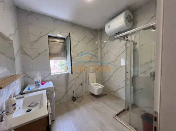 Tirane, shitet apartament 2+1+Ballkon Kati 3, 109 m² 210.000 € (Rruga e Durresit)