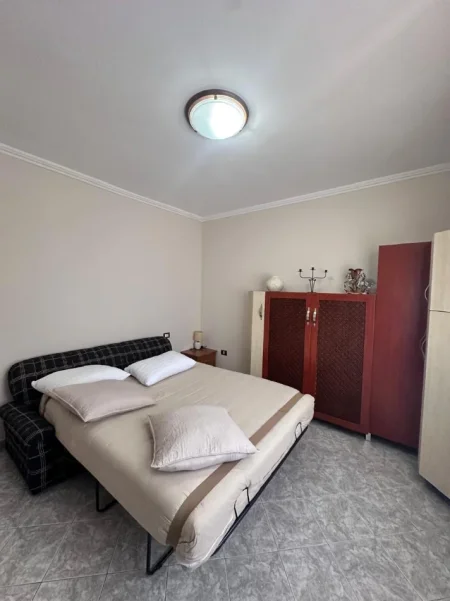 Tirane, jepet me qera apartament 1+1 Kati 6, (Rruga Muhamet Gjollesha)