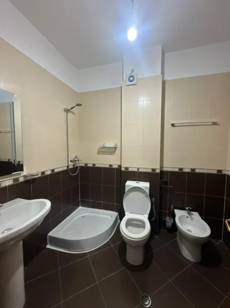 Tirane, shitet apartament 2+1 Kati 2, 107 m² 153.000 € (Fresku)