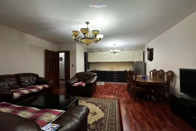 Tirane, jap me qera apartament 2+1 Kati 4, 80 m² 580 € (Rruga Haxhi Hysen Dalliu)
