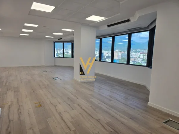 Tirane, jepet me qera zyre Kati 10, 118 m² 2.700 € (KULLAT BINJAKE)