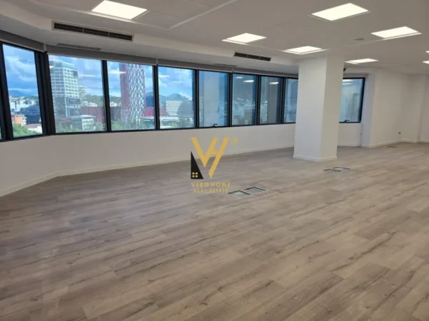 Tirane, jepet me qera zyre Kati 10, 118 m² 2.700 € (KULLAT BINJAKE)