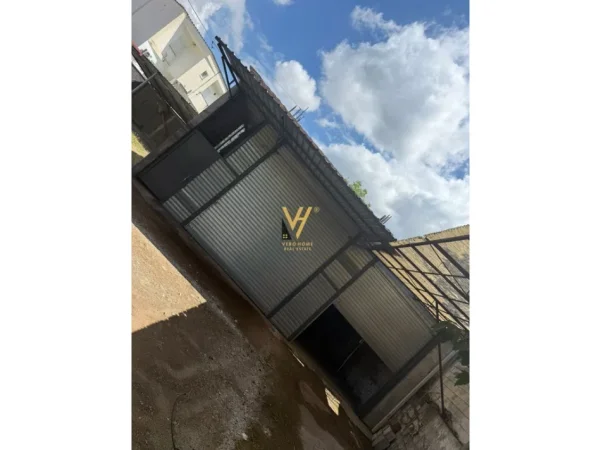 Tirane, jepet me qera magazine Kati 0, 610 m² 800 € (RRUGA MYSLYM KETA)