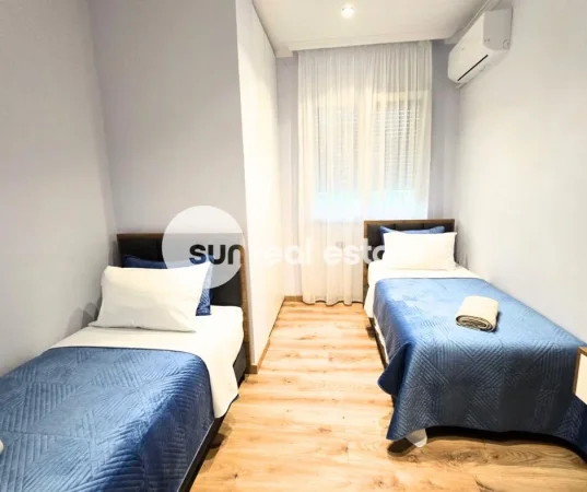 Shkoder, jepet me qera apartament 2+1+Ballkon Kati 1, 91 m² (RUS KATOLIK)