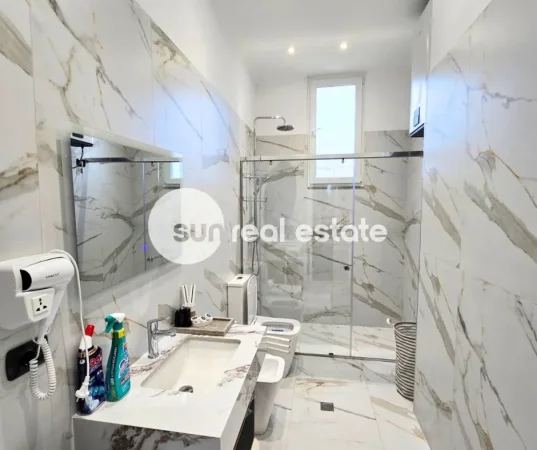 Shkoder, jepet me qera apartament 2+1+Ballkon Kati 1, 91 m² (RUS KATOLIK)