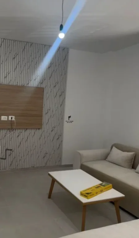 Tirane, jepet me qera apartament 2+1 Kati 1, 115 m² 650 € (LAPRAKE)