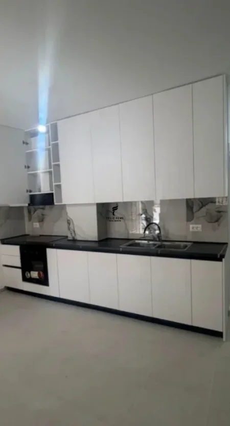 Tirane, jepet me qera apartament 2+1 Kati 1, 115 m² 650 € (LAPRAKE)
