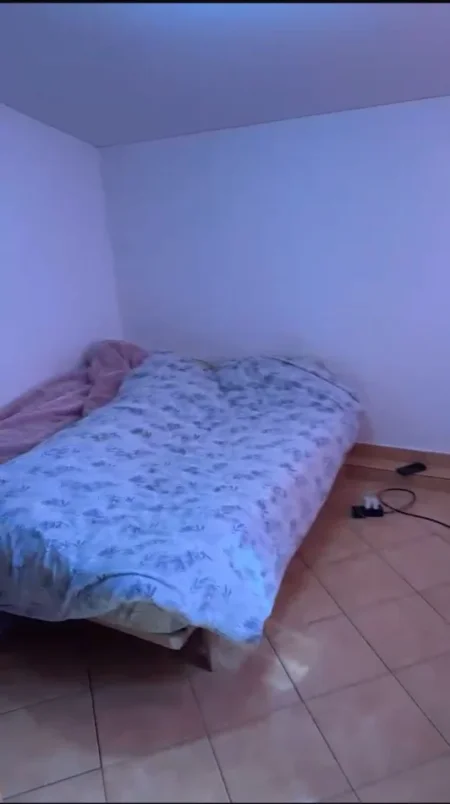 Tirane, jepet me qera Vile 1+1 Kati 4, 50 m² 400 € (Rruga e Durresit/Rr.Viktor Hygo)